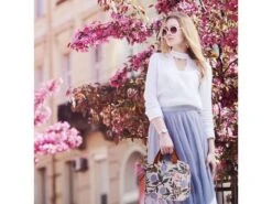 Merkloos Brisby Bloemetjes Wit 4 Liter Koeltas -Weber Verkoop 64f83fe9680107.81768042